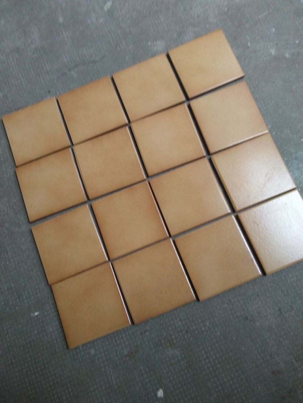 Lot de 46 carreaux en gr&egrave;s c&eacute;rame neufs Bricolage