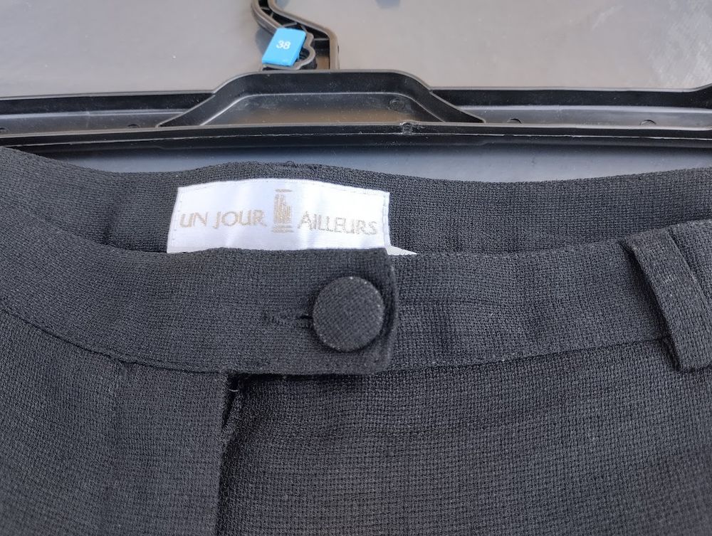 Ensemble &eacute;l&eacute;gant Un Jour Ailleurs ? id&eacute;al c&eacute;r&eacute;monie&nbsp;
Vêtements