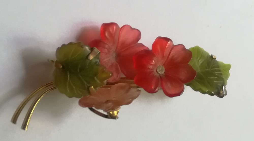 Petites broches vintage Bijoux et montres