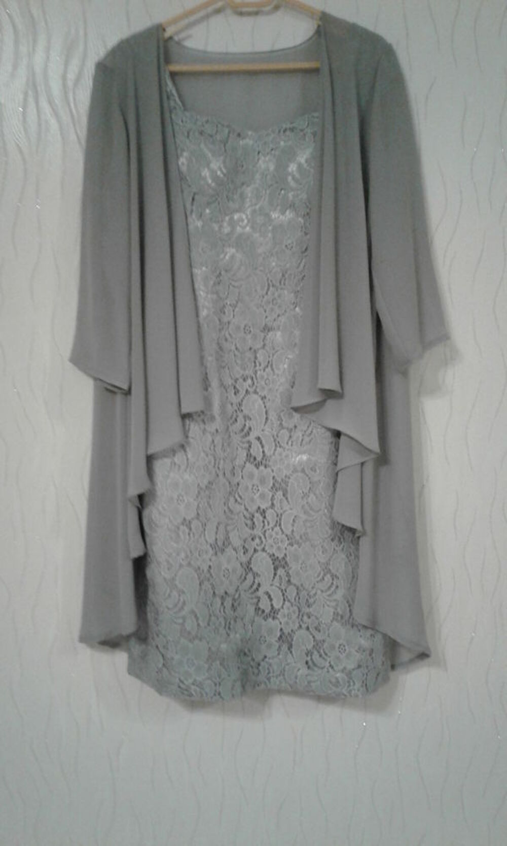 ROBE DE FETES OU DE CEREMONIE T.46 Vêtements