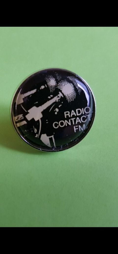 PIN'S RADIO CONTACT FM 0 Toulouse (31)