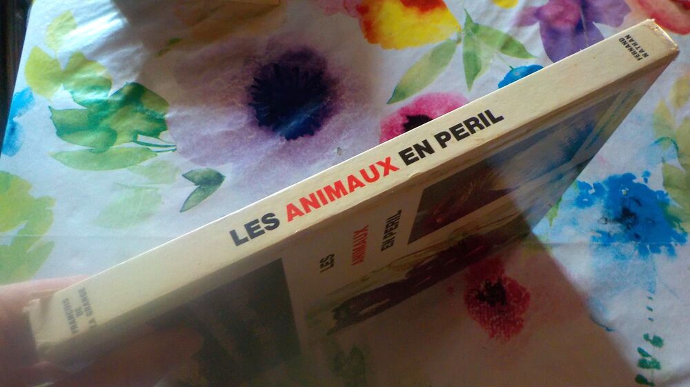 LES ANIMAUX EN PERIL par F. de la Grange Ed. Nathan Livres et BD