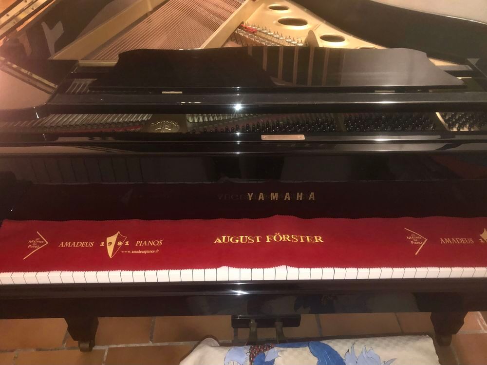 Piano 1/4 de queue YAMAHA G3 laqu&eacute; noir Instruments de musique