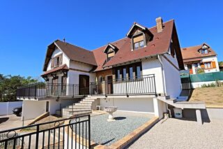  Villa à vendre 8 pièces 151 m²