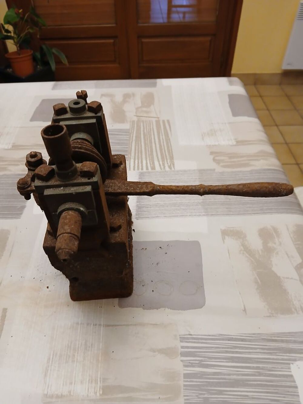 Ponceuse et chignole tr&egrave;s anciens &eacute;tat correct Décoration