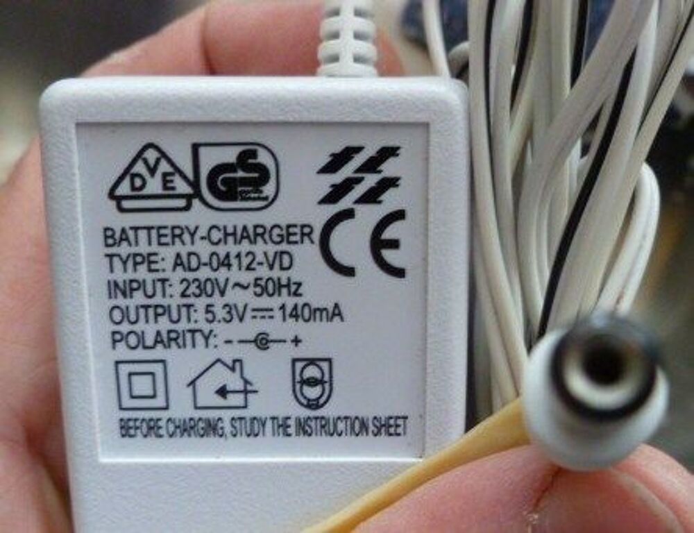 Chargeur adaptateur 5,3 V 140 mA : Tr&egrave;s bon &eacute;tat Bricolage