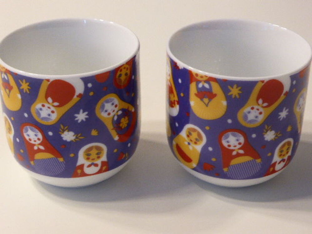 Lot de 2 tasses motif poup&eacute;es russes matriochka Cuisine