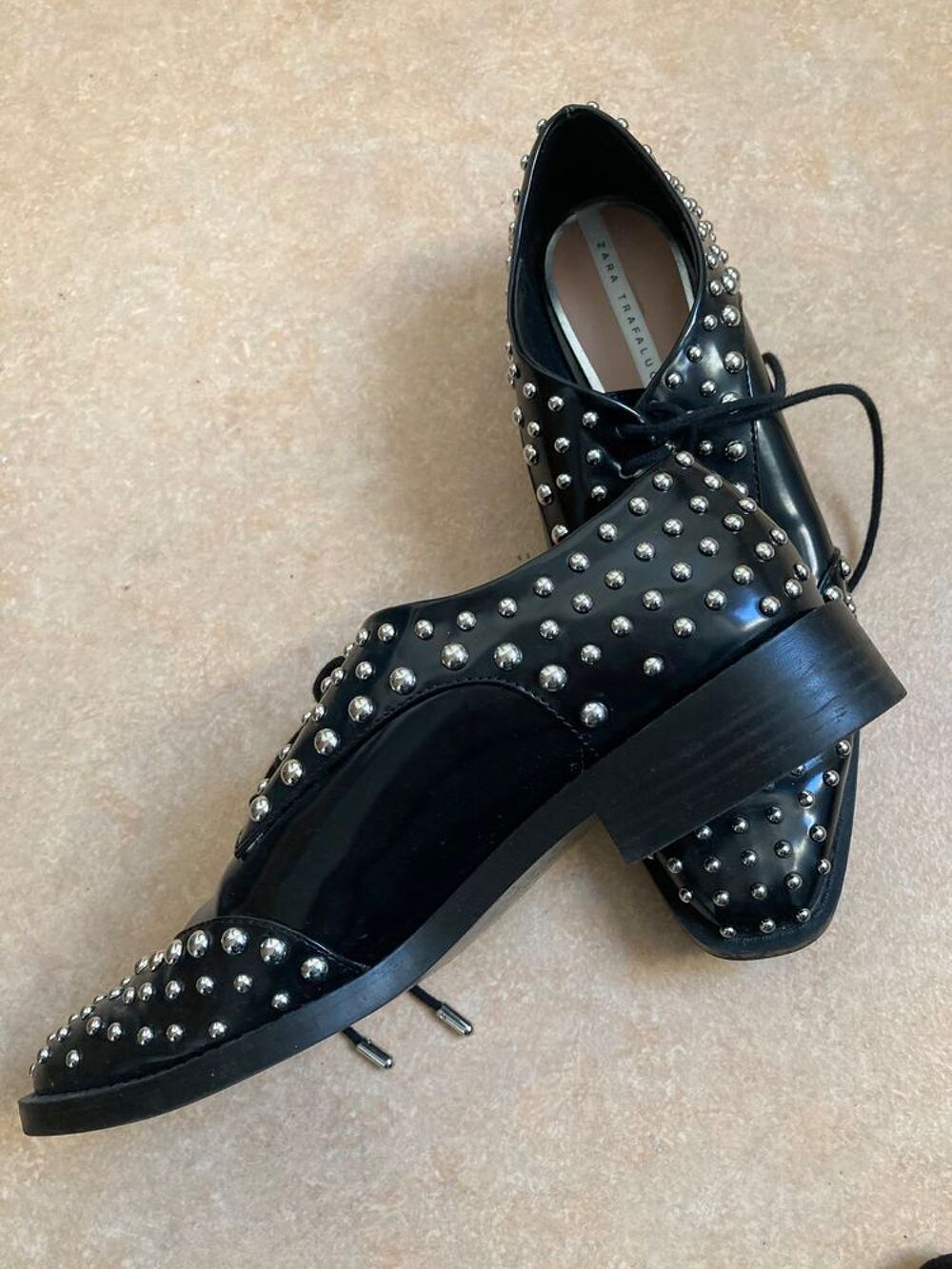 chaussures type Richelieu pour femme de marque Zara Chaussures