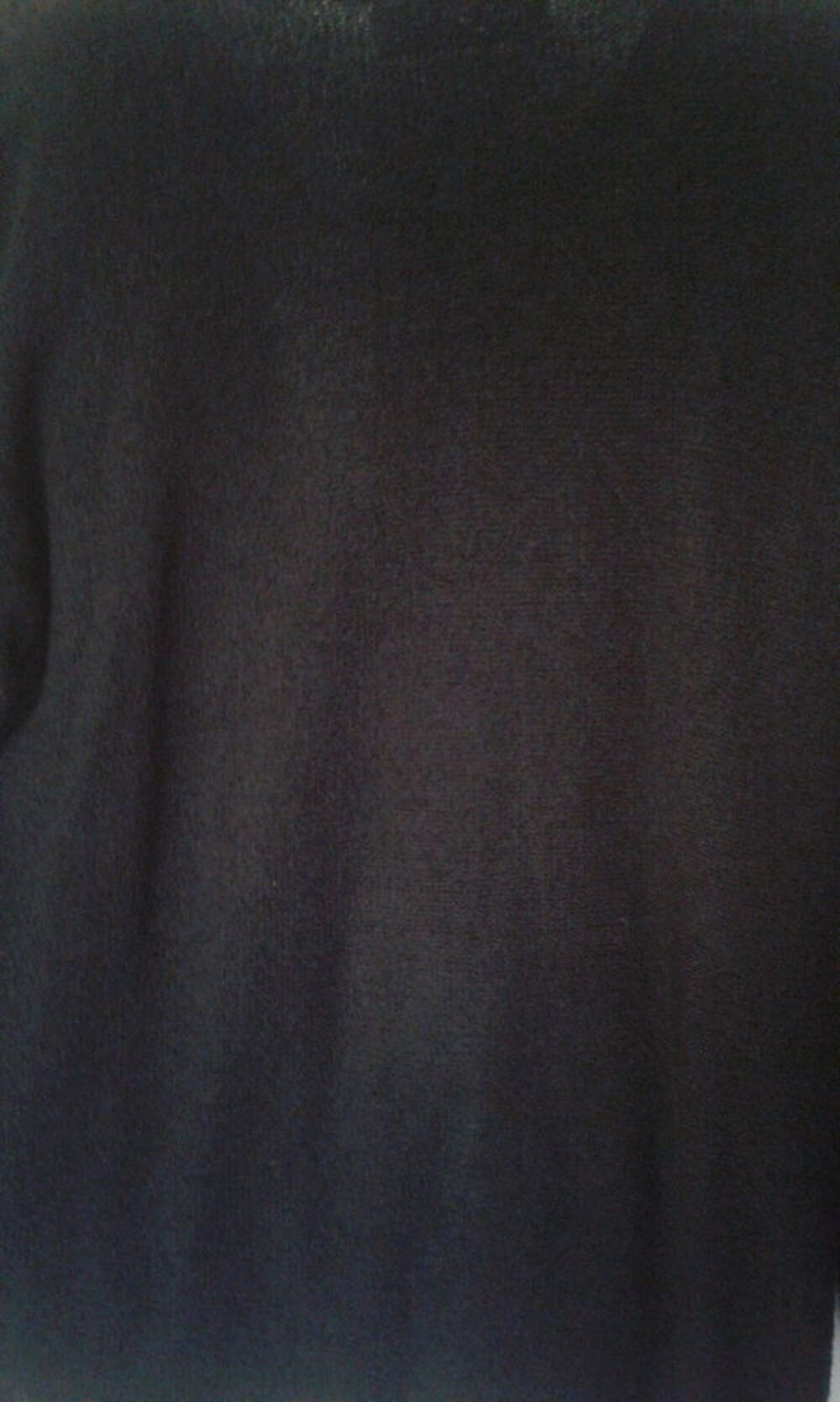 pull noir dessus d&eacute;cor dentelle sur le devant T.44 Vêtements