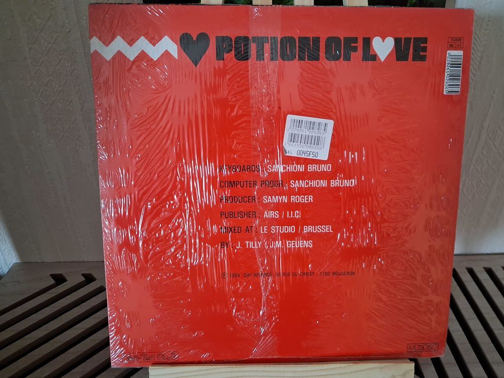 RARE Jennifer Crew ?
Potion Of Love NEUF ET SCELLE
CD et vinyles