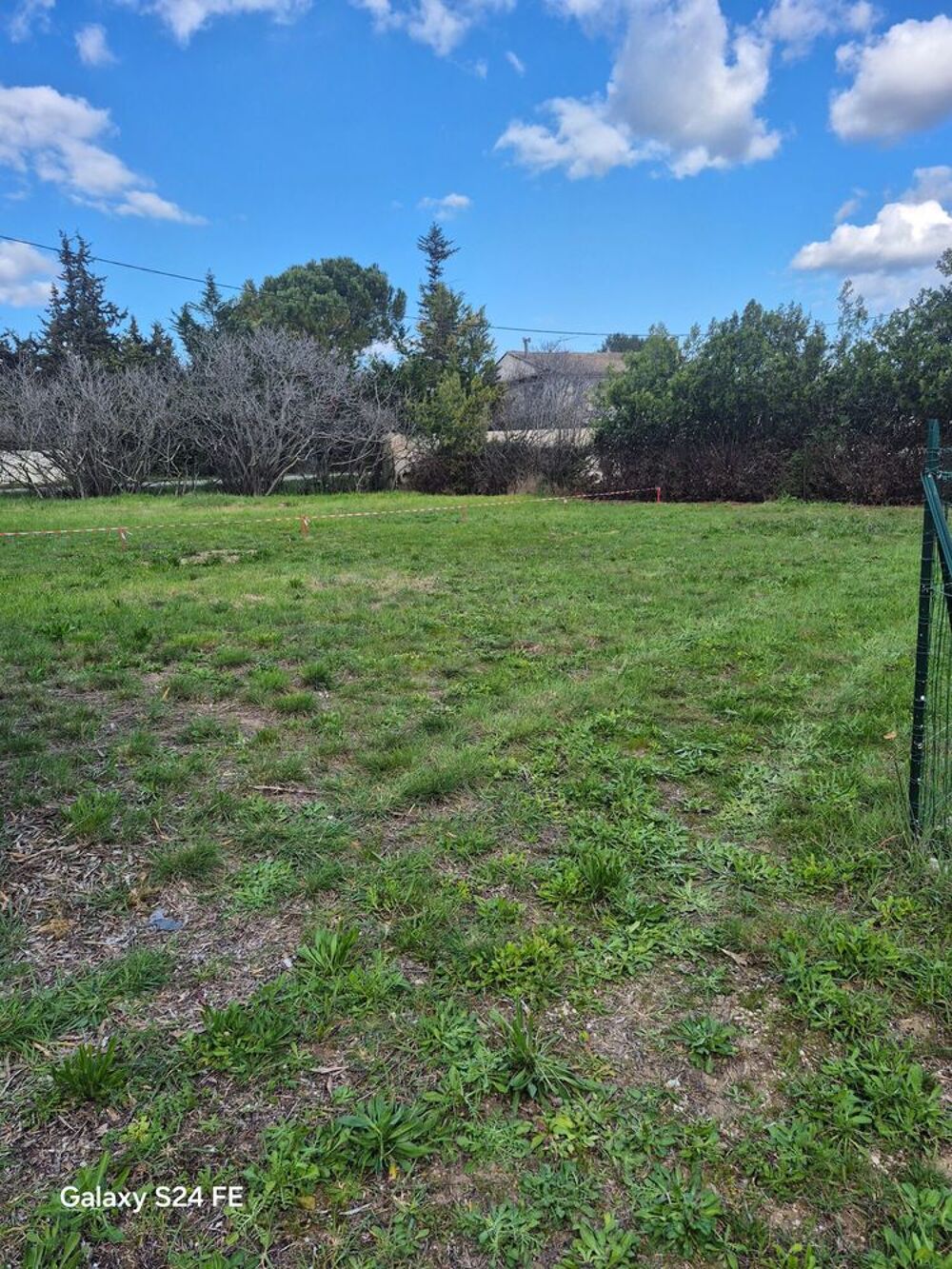 Vente Terrain Terrain constructible 713m2 proximité Aix-en-Provence Saint-cannat