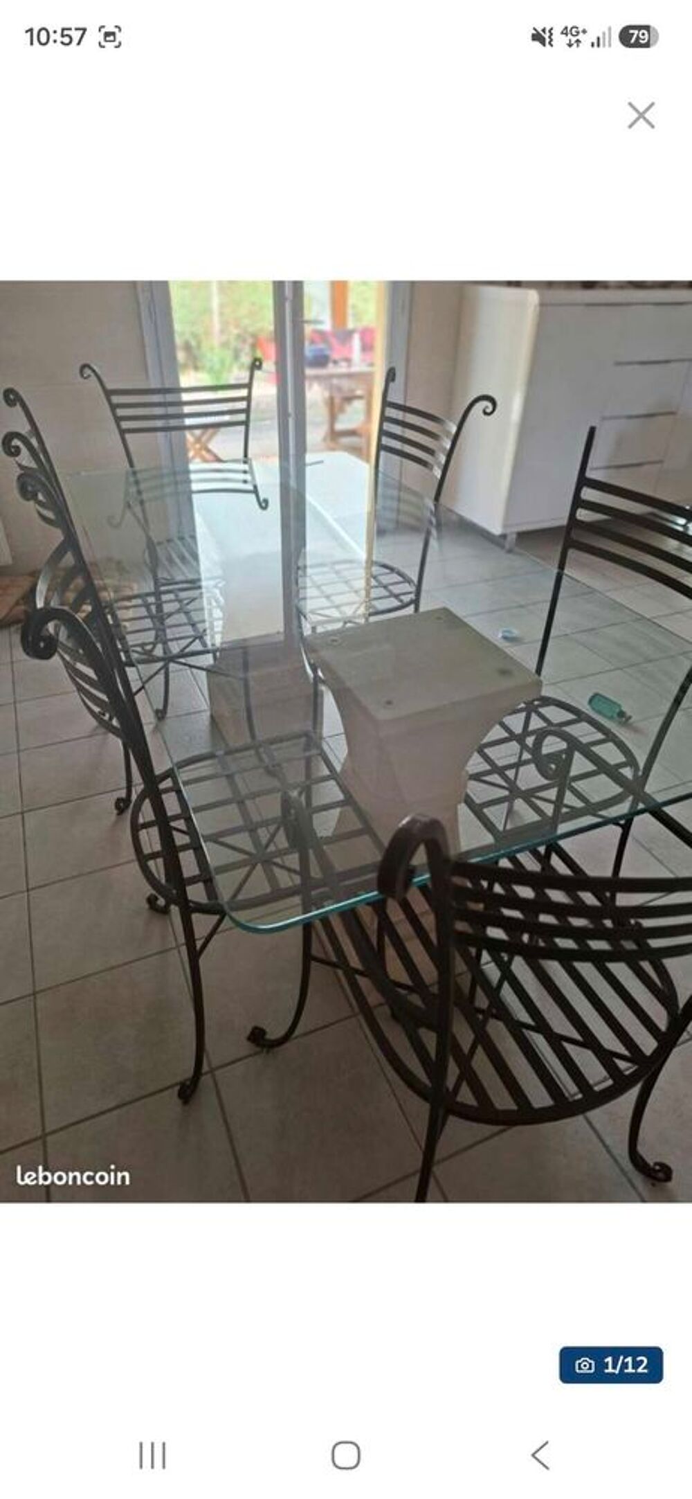 table salle &agrave; manger et 6 chaises Meubles
