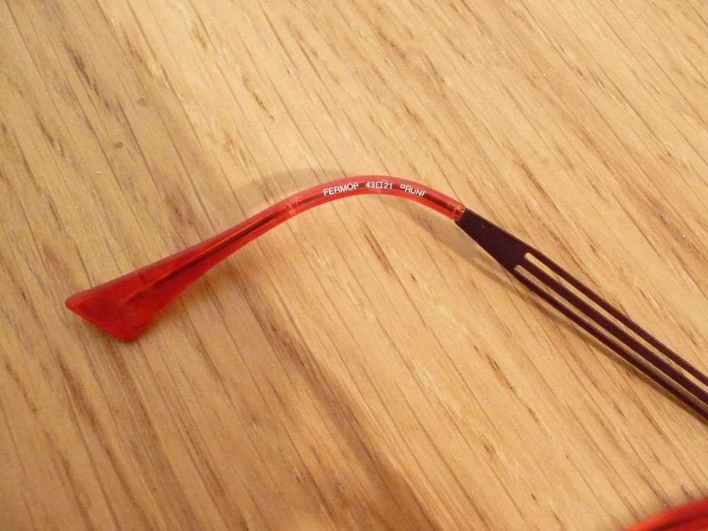 Monture/ Lunette de Vue Ronde Nylor en M&eacute;tal Rouge Bordeaux- Bijoux et montres