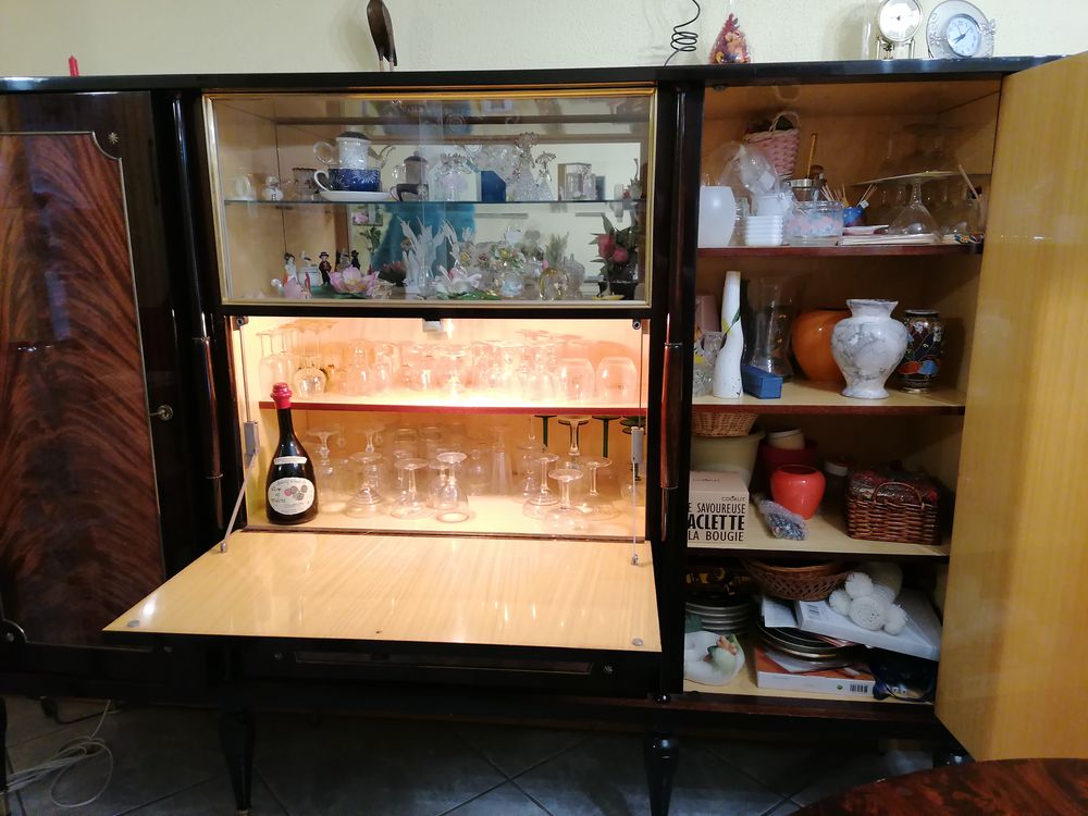 Salle &agrave; manger style regency
Ann&eacute;es 1960
en tr&egrave;s bon &eacute;tat Meubles