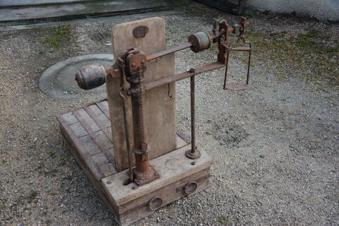 Ancienne balance à bascule de ferme Fussy (18)