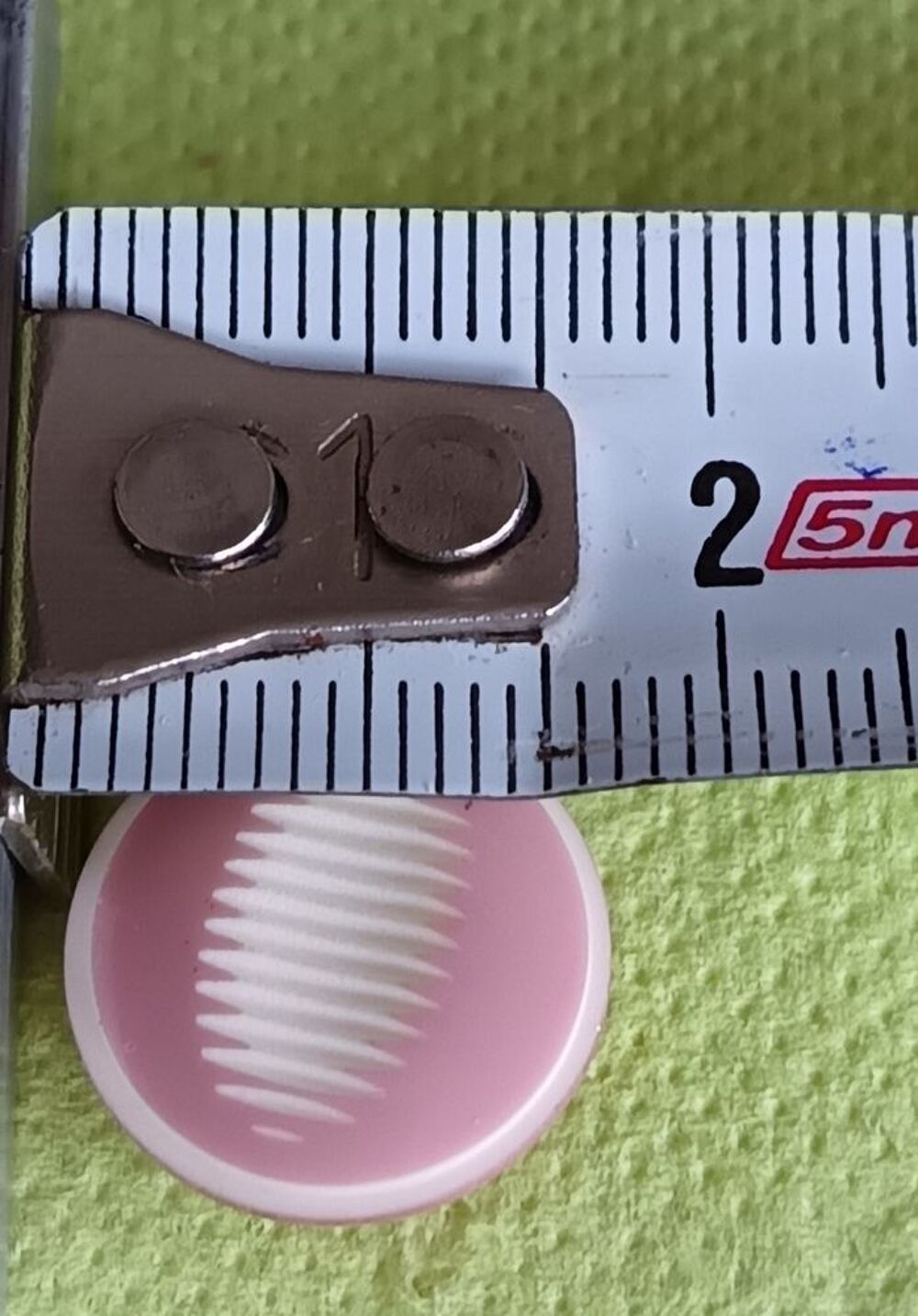 Lot de 18 Boutons- Harmonie de Roses &amp; Beige - 1.2 &agrave; 2.5 cm Décoration