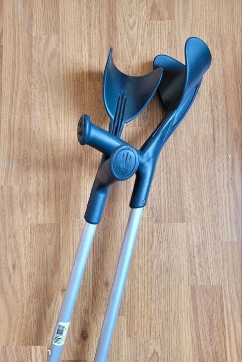 paire de b�quilles Herdegen 15 Beauchamp (95)