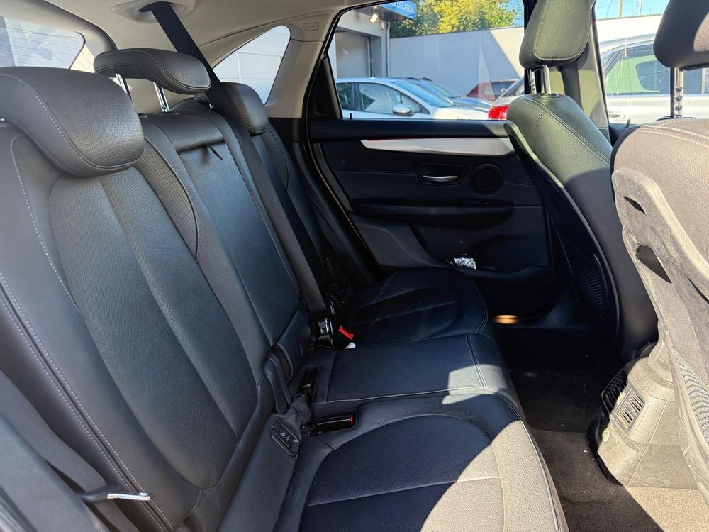 Serie 2 Active Tourer 218d 150 ch Luxury A 2014 occasion 33450 Montussan