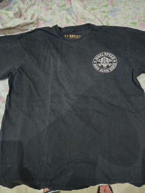 2 tee-shirt et une veste 4 Nalliers (85)