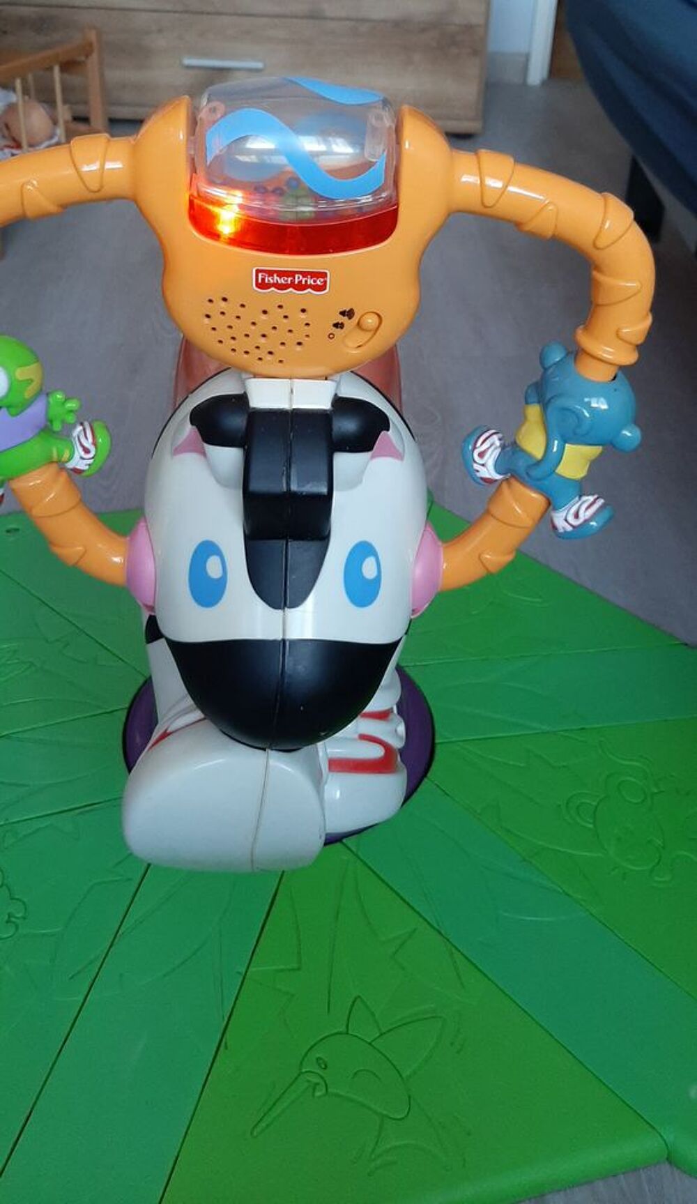 Jouet z&egrave;bre tourni-rebond Jeux / jouets