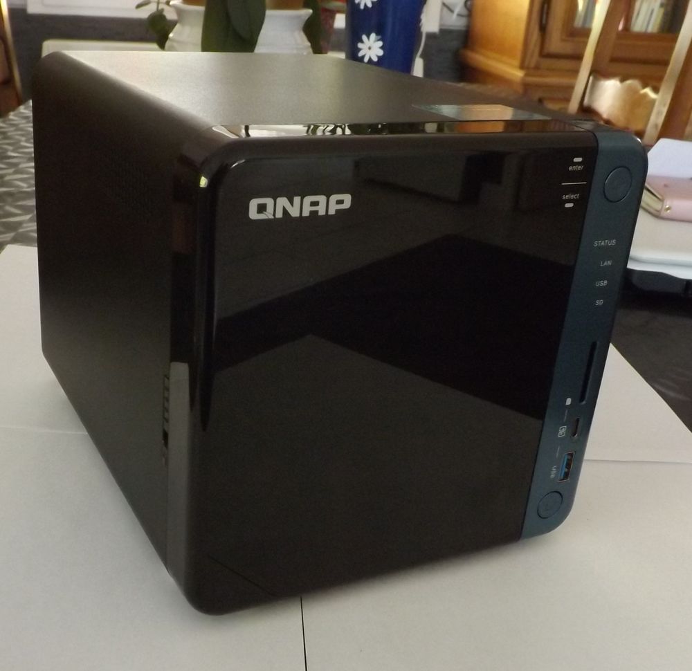 NAS QNAP TS-453B 8GO + SSD tempon de 1 TO Matriel informatique