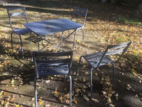 Salon de jardin ancien en fer / table / chaise 135 Castres (81)
