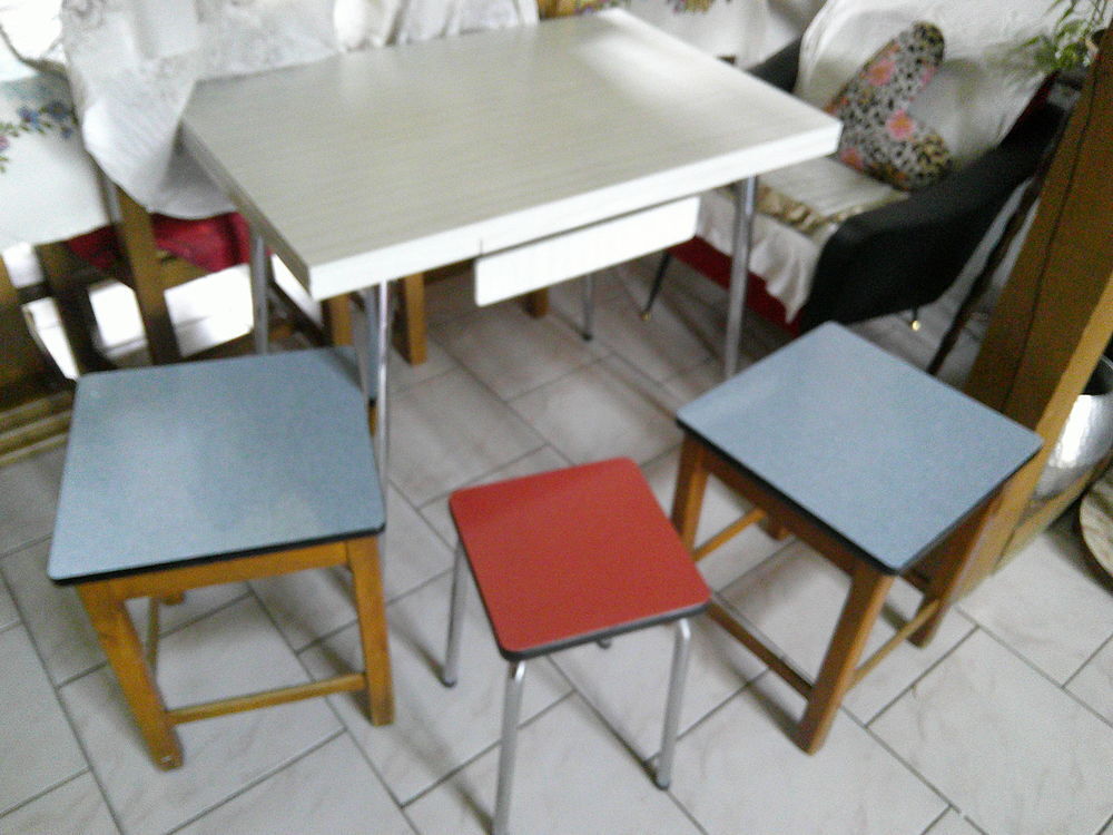 10 chaises de bistrot Meubles