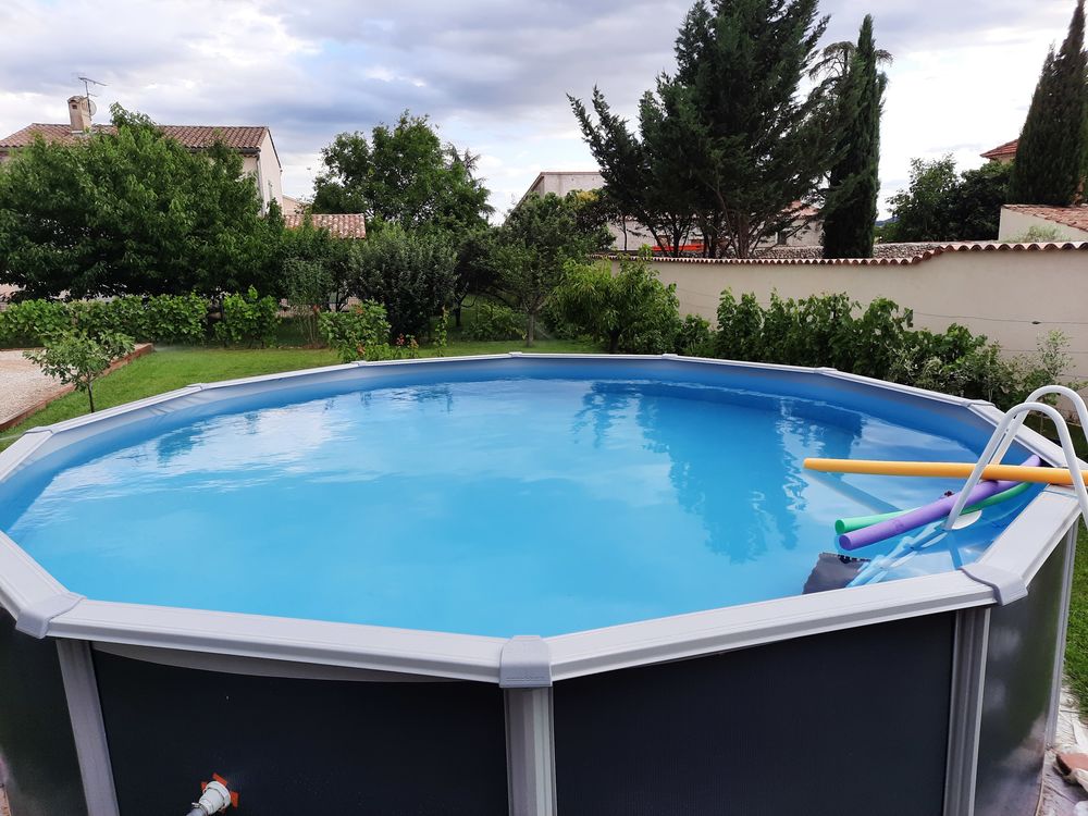 PISCINE RONDE EN ACIER Jardin