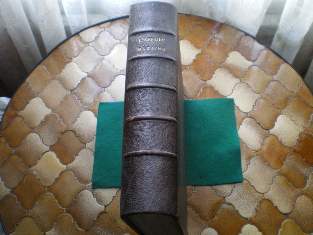 Livre sur le Proc&egrave;s du Mar&eacute;chal BAZAINE. 