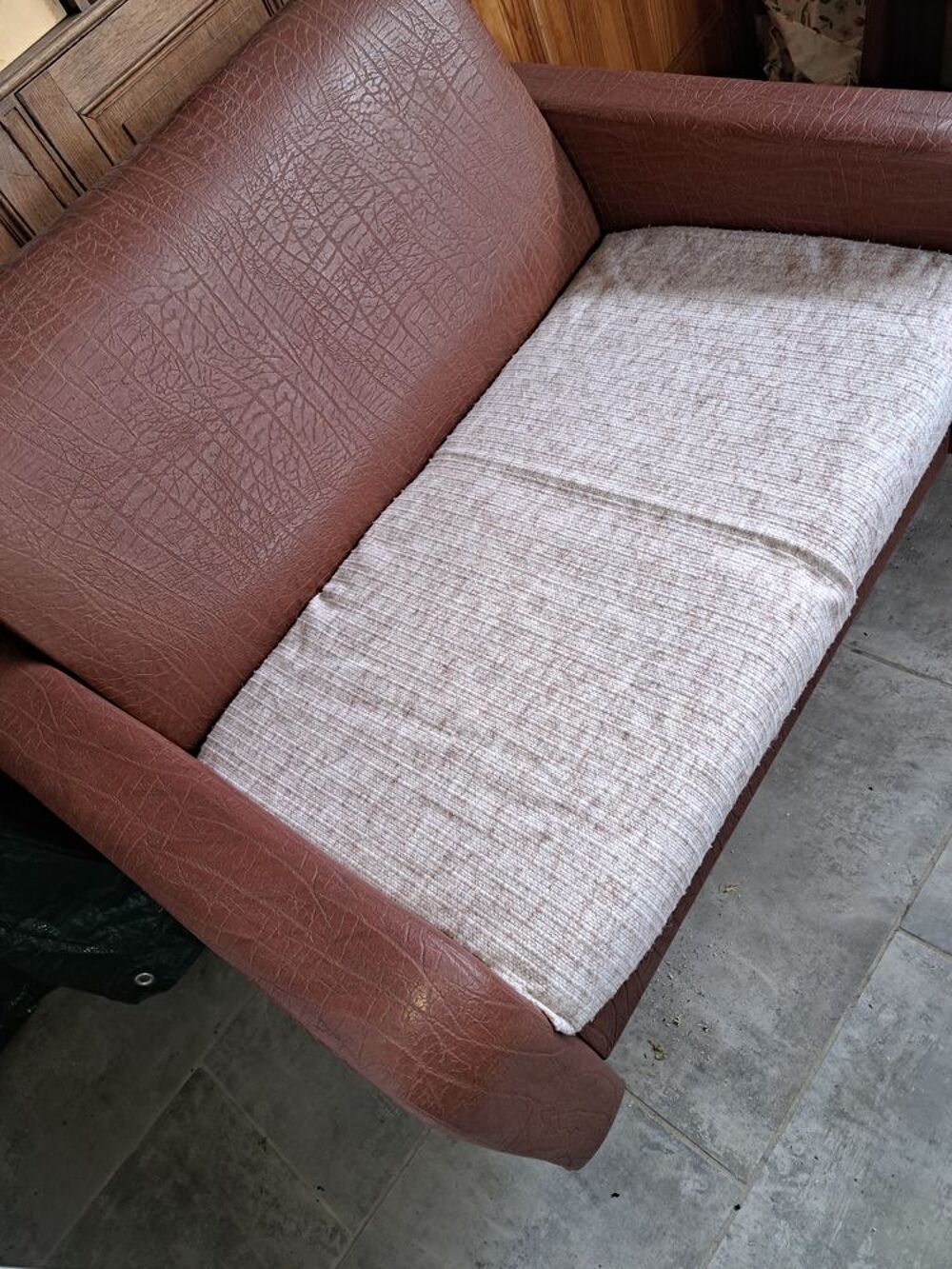 Canap&eacute; de 2 places convertible en couchage pour 1 personne Meubles