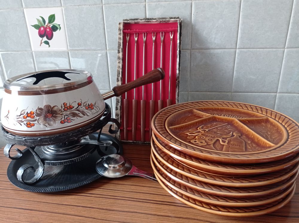 SERVICE A FONDUE BOURGUIGNONNE 6 PERSONNES Electroménager