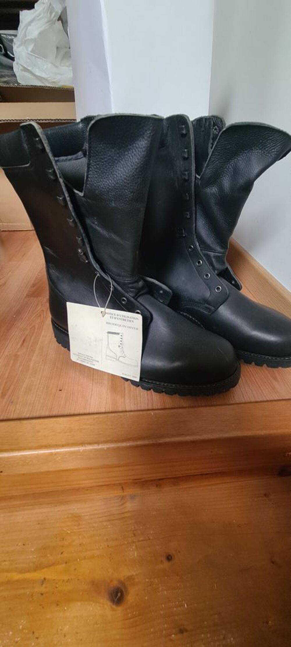 Chaussures neuves Goretex pointure 45 Chaussures