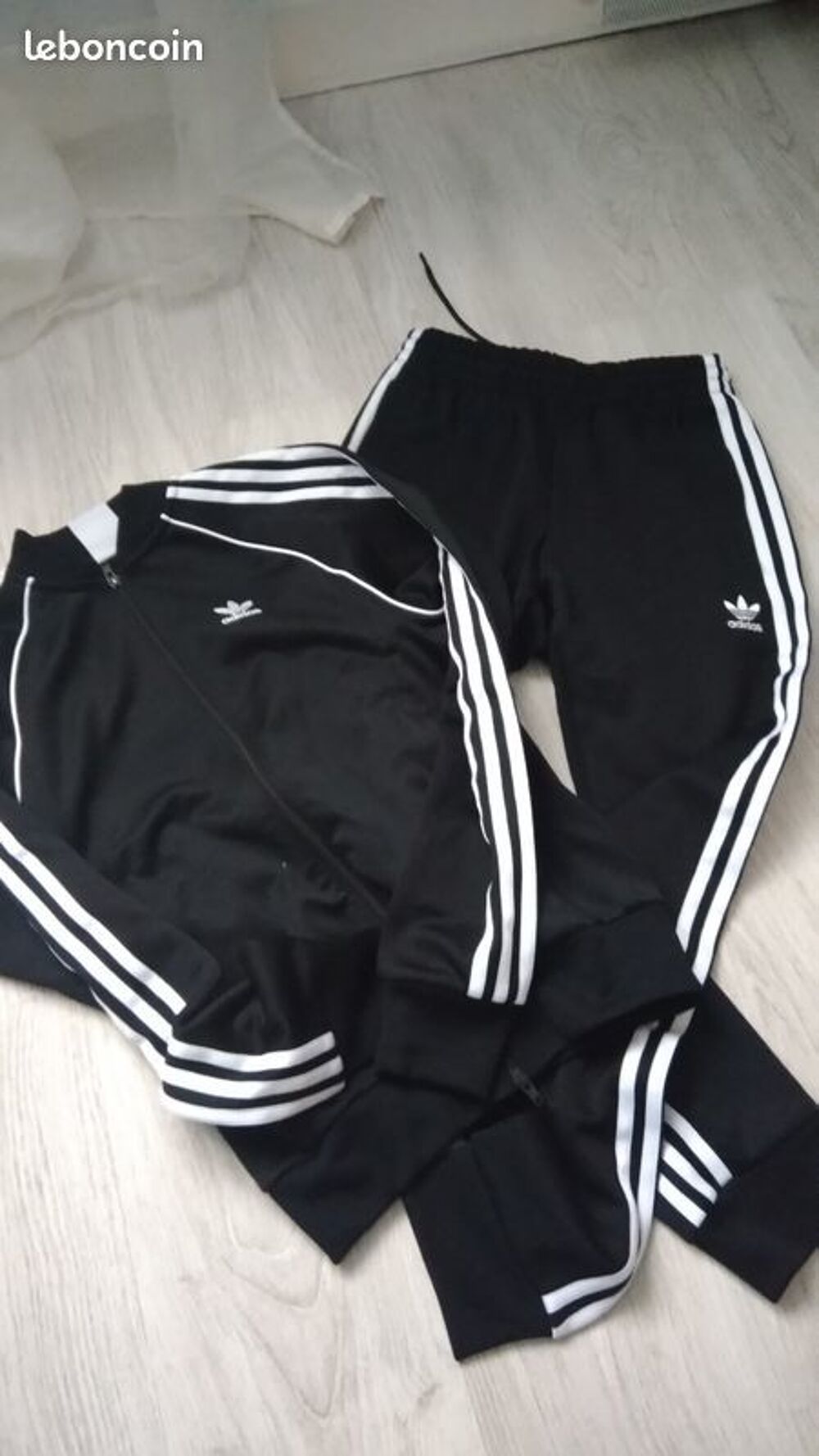 survetement adidas &eacute;tat neuf T XS V�tements