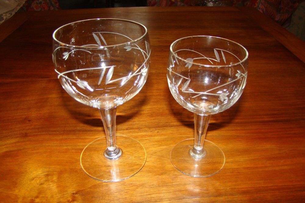 Ancien service de verres en cristal grav&eacute; - vintage Cuisine
