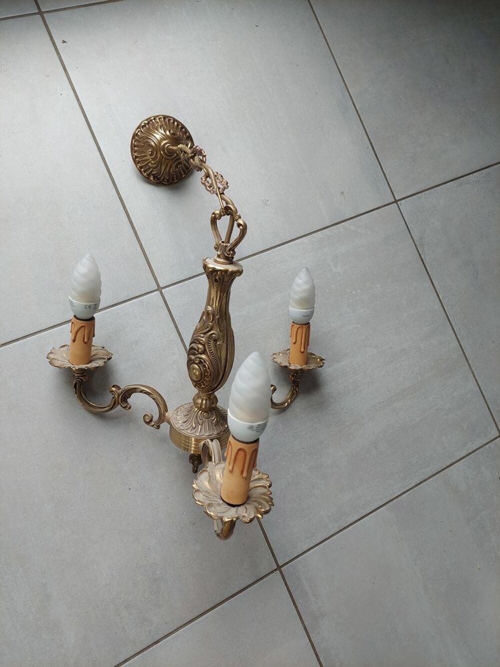 Lustre en bronze style Louis XVI Décoration