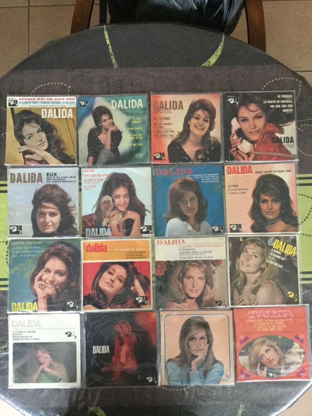 48 vinyles de DALIDA 1956 &agrave; 1969 5N'h&eacute;sitez pa &agrave; me consulte CD et vinyles