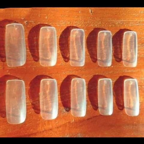 250 ongles transparents, (25 manucures) 5 Nimes (30)