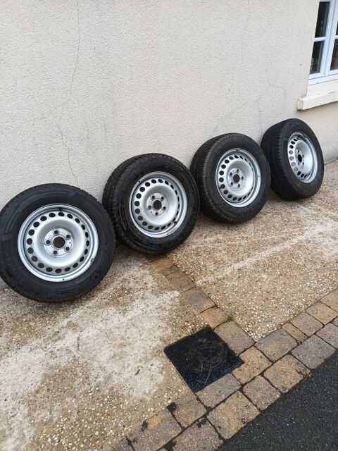 Pi&egrave;ces et &eacute;quipements Voiture Pi&egrave;ces et &eacute;quipements Voiture  occasion Marsais-Sainte-Rad&eacute;gonde 85570