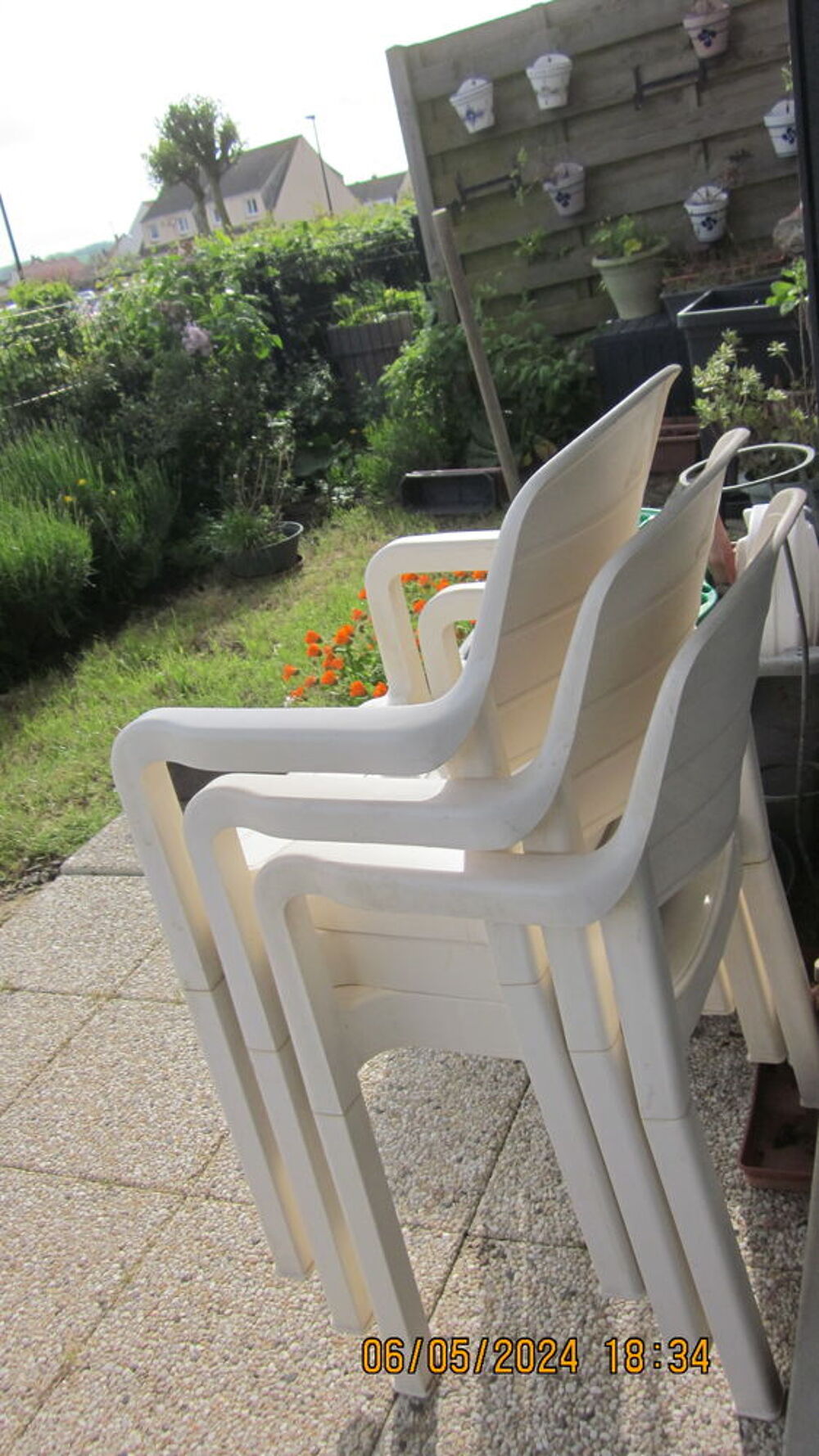 4 FAUTEUILS DE JARDIN EN RESINE BEIGE MARQUE FLAIR PLAISIR Jardin
