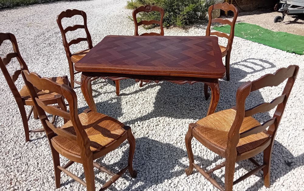table a manger chene + ses 6 chaises Meubles