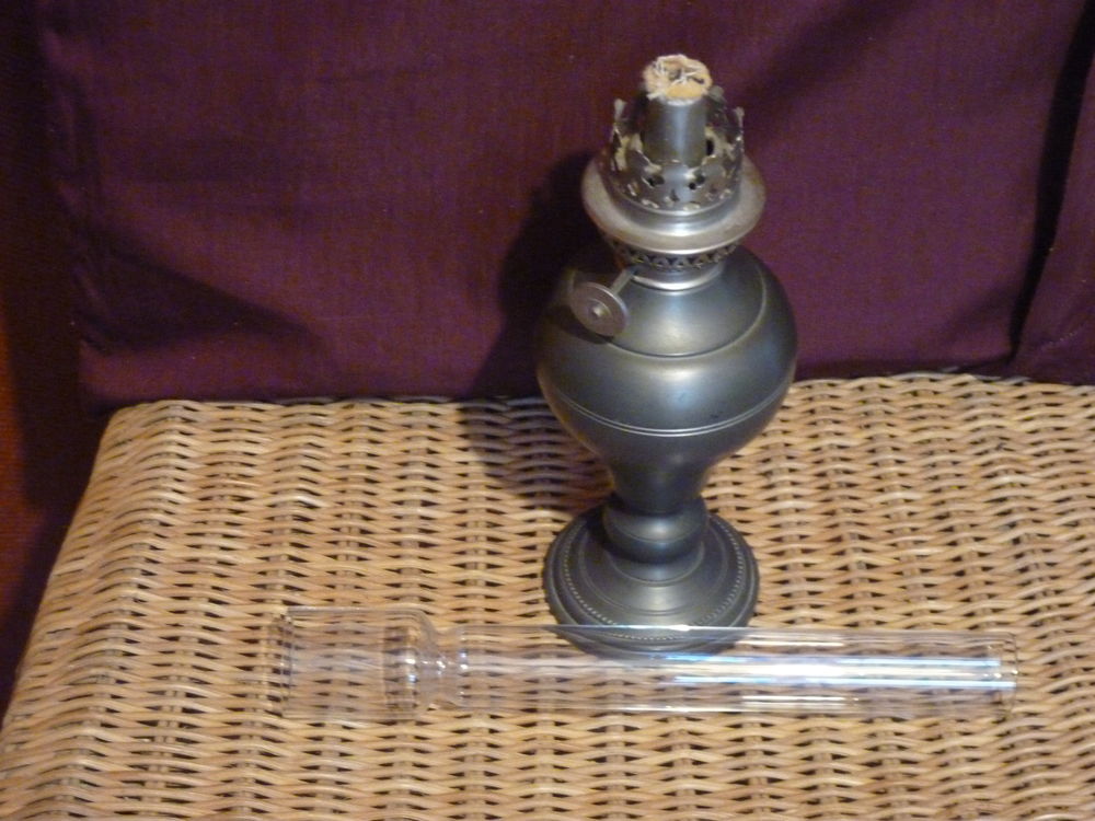 Lampe &agrave; p&eacute;trole ancienne Décoration