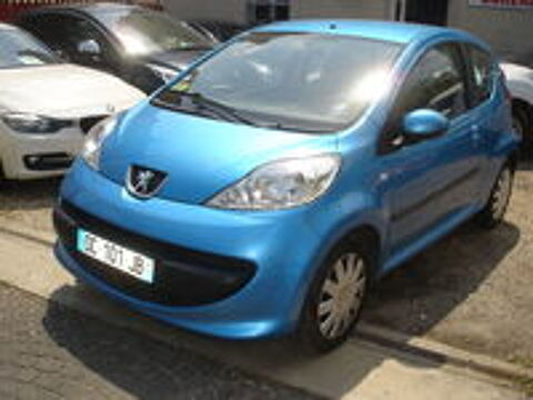 107 1.0e 12V 68ch BLUE LION Trendy 2008 occasion 78800 Houilles