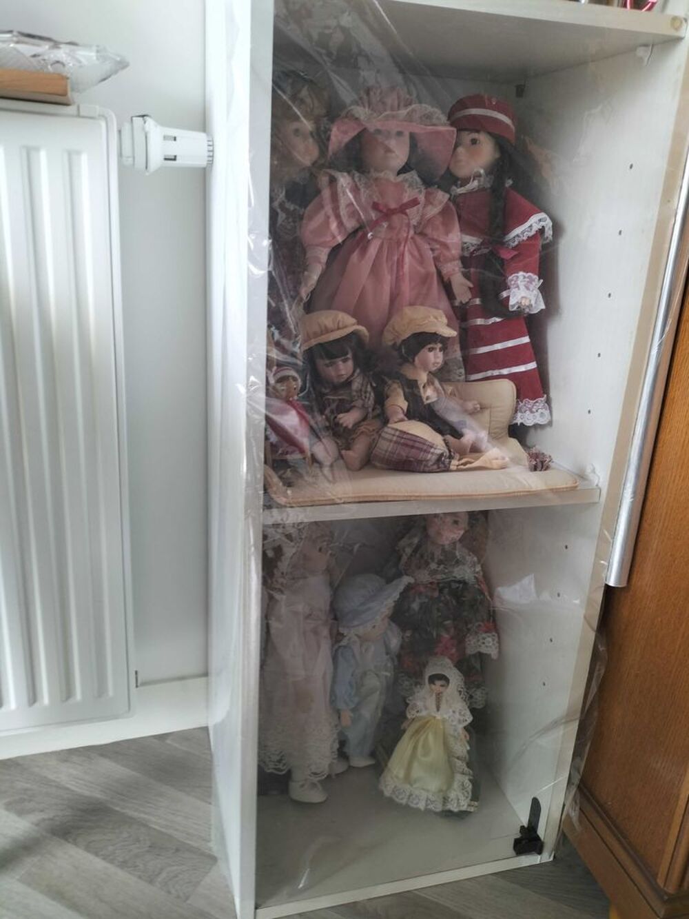 Poup&eacute;es en porcelaine 