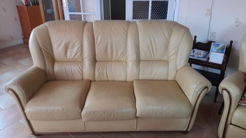 SALON 3 pi�ces canap� et 2 fauteuils en cuir et bois  200 La Chauss�e-Saint-Victor (41)