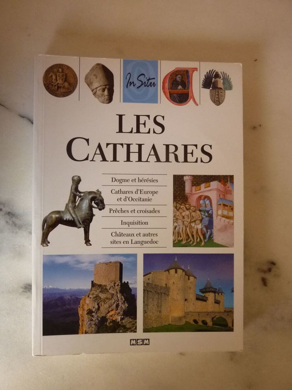 Livre "Les Cathares" Livres et BD