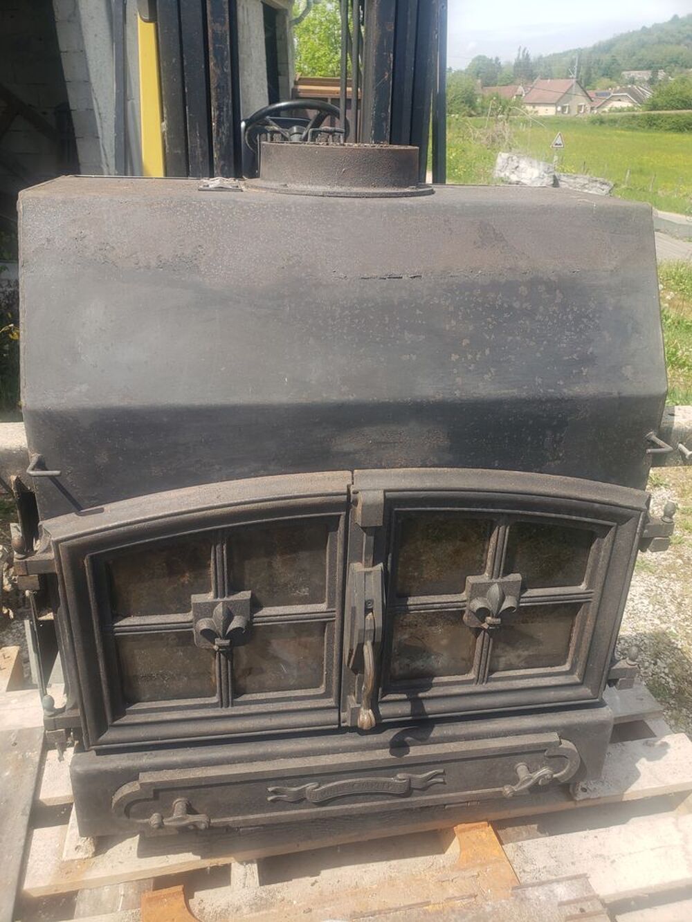 Po&ecirc;le &agrave; bois Bricolage