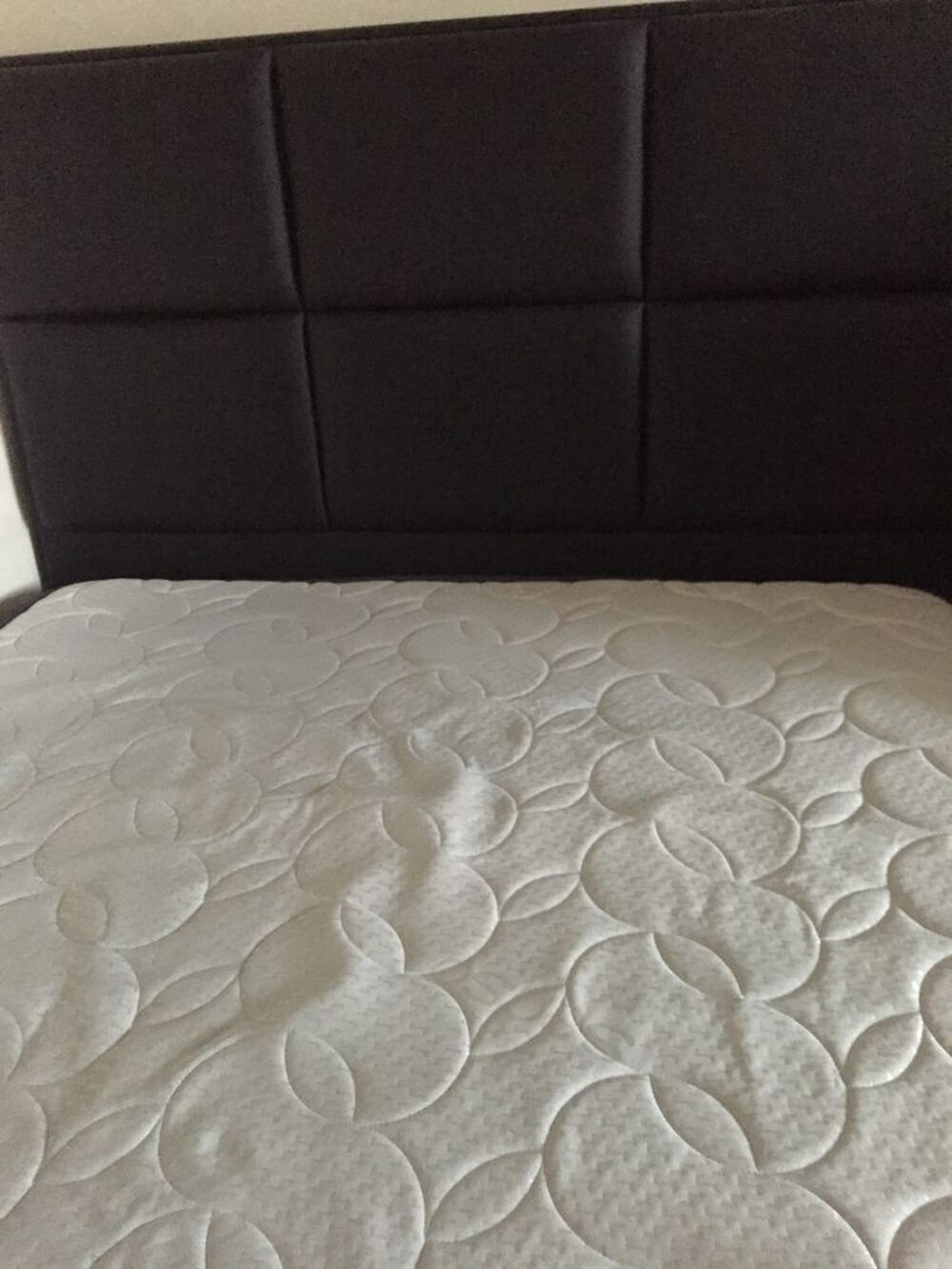 lit double + t&eacute;l&eacute; de lit + matelas m&eacute;moire de forme Meubles