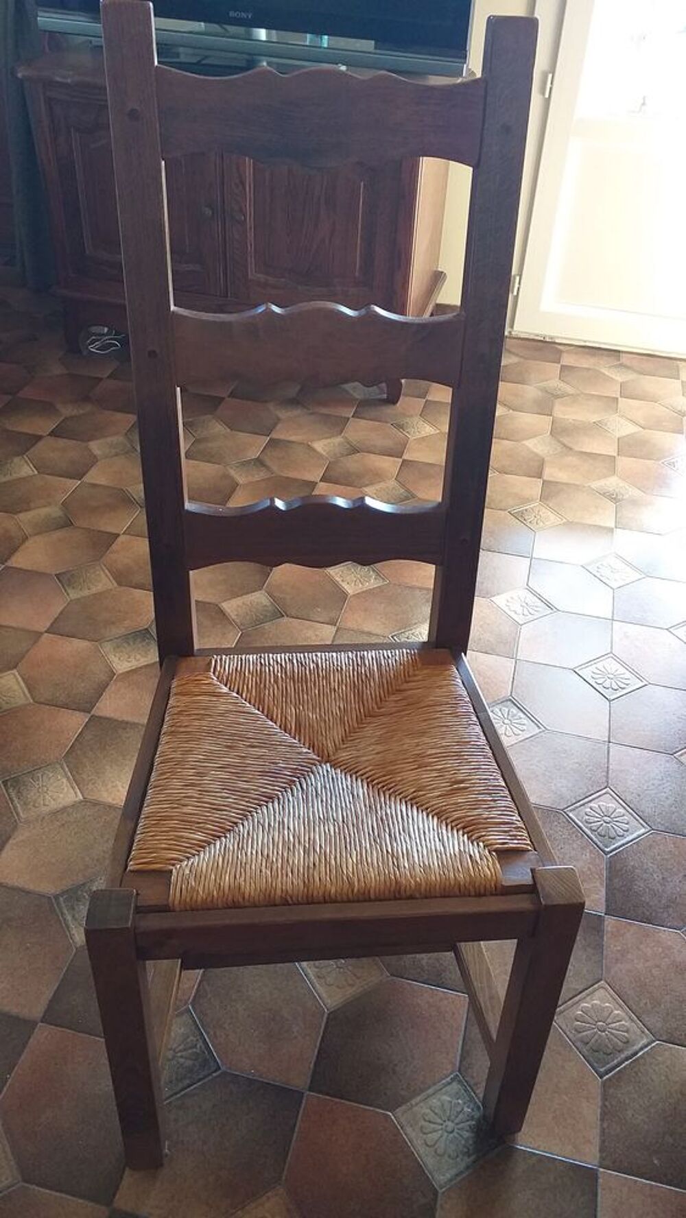 Table rectangulaire en bois massif et 6 chaises Meubles