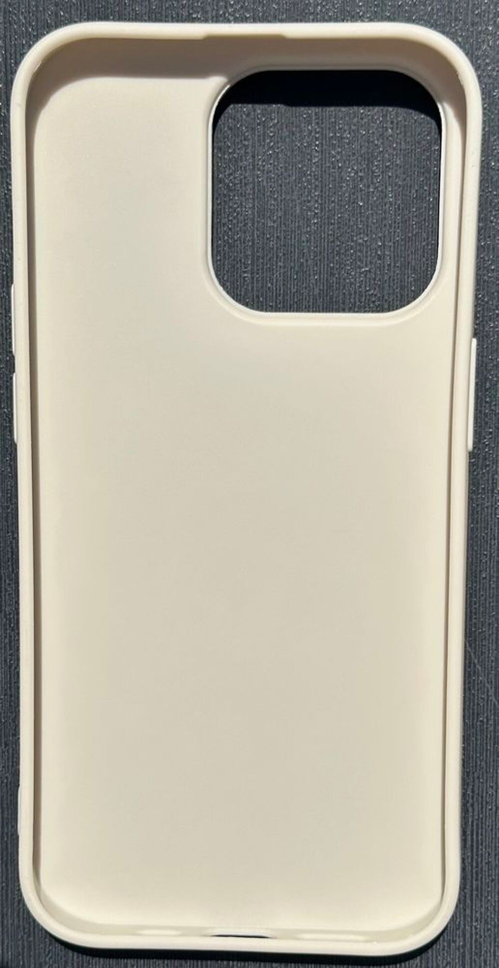 Coque en silicone pour Iphone 14 Pro. Téléphones et tablettes