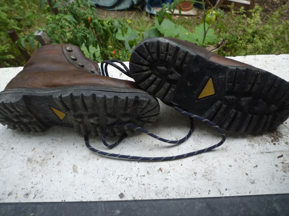 Chaussures randonn&eacute;e Himalaya
Pointure 35-36 Sports